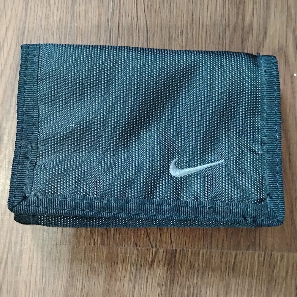 Deadstock Vintage 90s Nike Basic Tri-Fold Wallet
